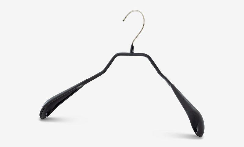 MAWA Bodyform L protuklizna crna metalna vješalica s proširenim ramenima za jakne